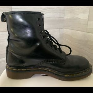 Retro 1990’s Black 8 Hole Dr Doc Marten boots. Made in England. UK 5. US 7.